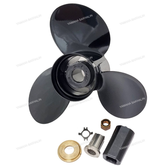 Винт гребной Black Max 15х17 832828A45