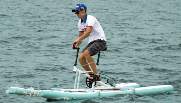 Водный велосипед Водный велосипед